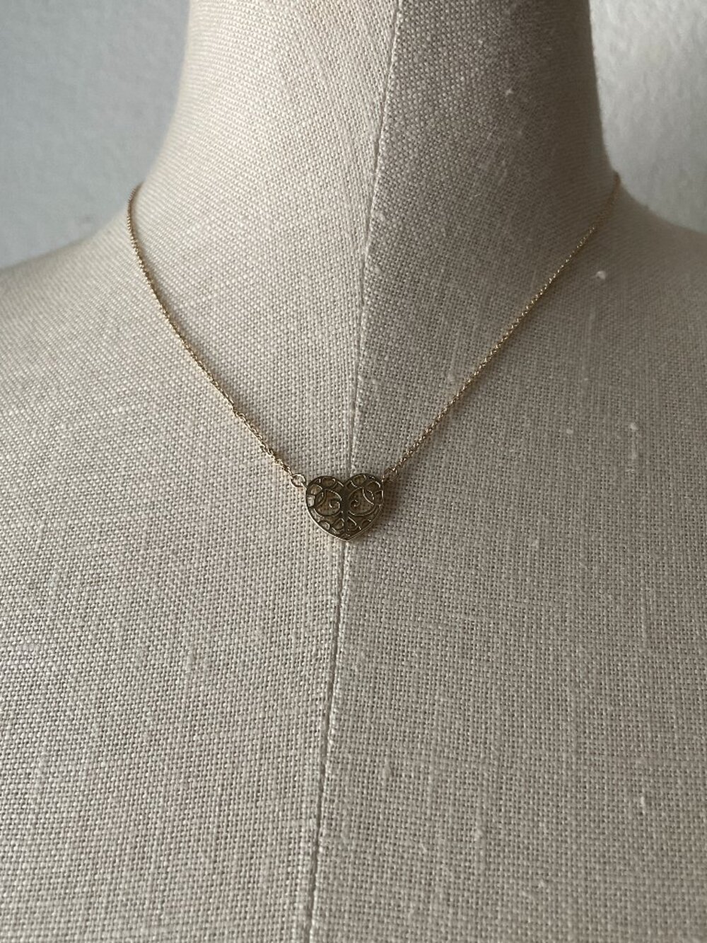 Ann Taylor Loft NWT Heart Necklace